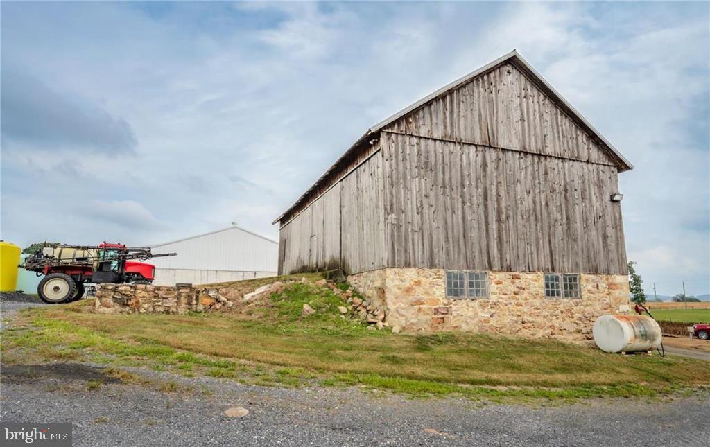 7573 Springhouse Road New Tripoli, PA 18066 - Photo 30 of 54 Bank Barn