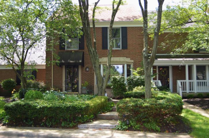 2201 Sandston Road Upper Arlington, OH 43220 - Photo 2 of 31