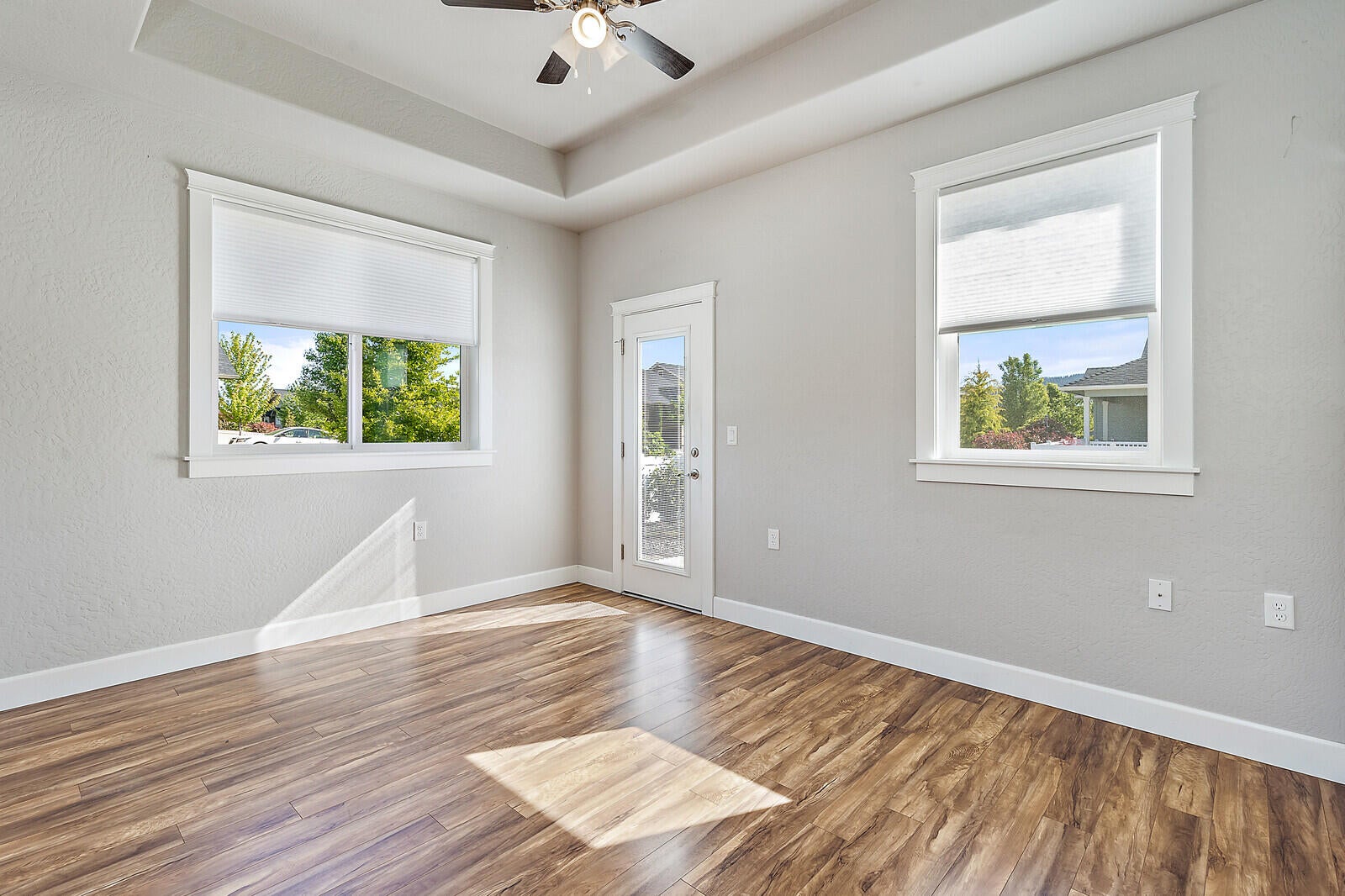 1405 North Haskell Street Central Point, OR 97502 - Photo 23 of 37 27-Guest Bdrm