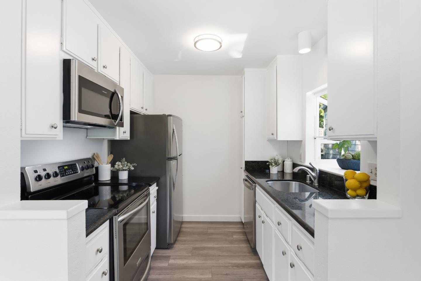 905 West Middlefield Road, Unit 972 Mountain View, CA 94043 - Photo 4 of 32