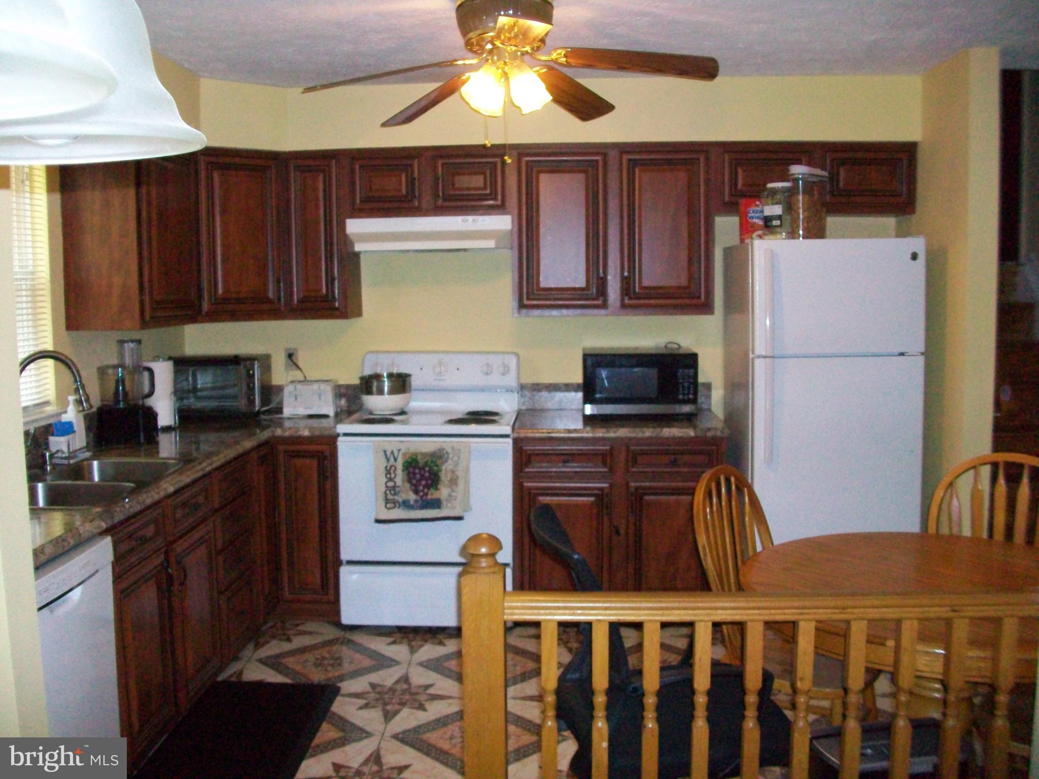 9076 Manorwood Road Laurel, MD 20723 - Photo 14 of 54 Kitchen
