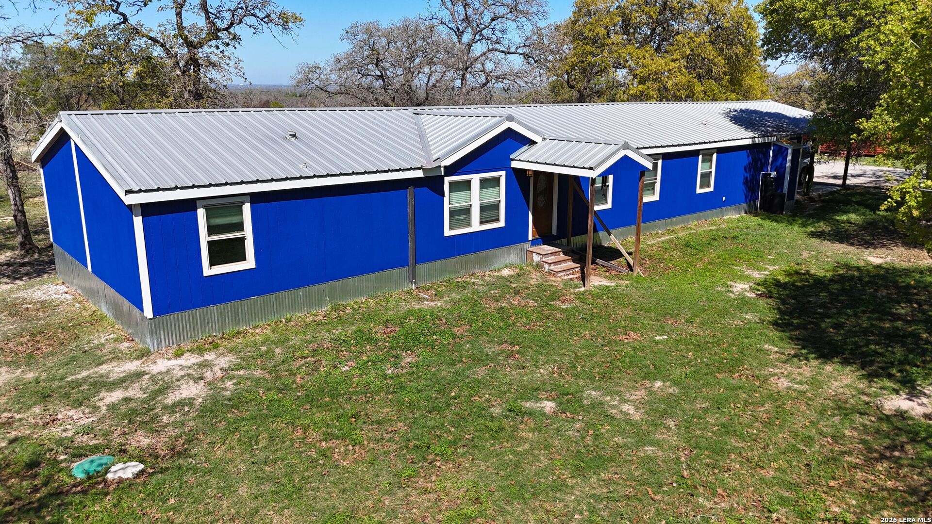 470 Lyon Road Seguin, TX 78155 - Photo 10 of 43 a view of outdoor space yard and garage