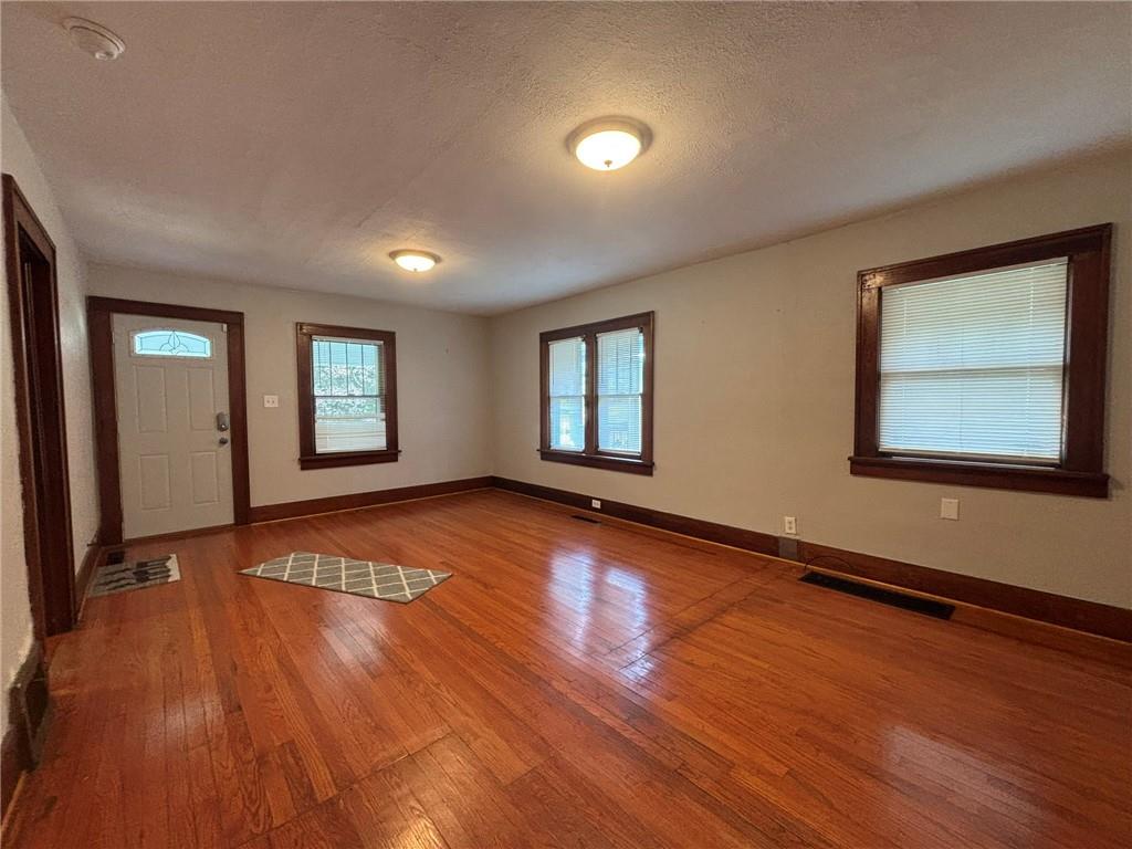 3022 Faraon Street St. Joseph, MO 64501 - Photo 5 of 33