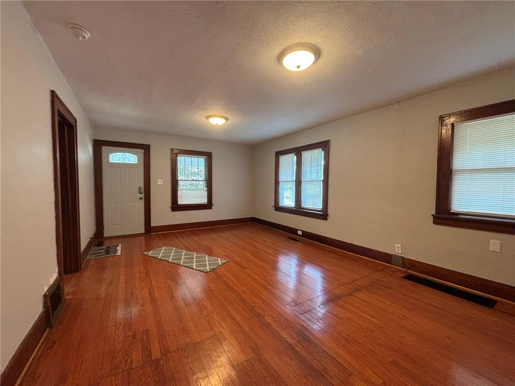 3022 Faraon Street St. Joseph, MO 64501 - Photo 6 of 33