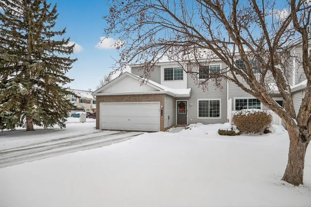 $279,900 | 1724 Weston Lane, Shakopee, MN 55379