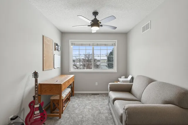 $279,900 | 1724 Weston Lane, Shakopee, MN 55379