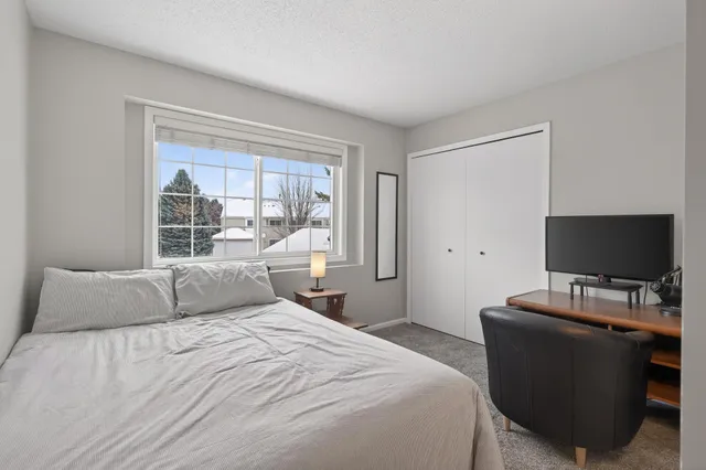 $279,900 | 1724 Weston Lane, Shakopee, MN 55379