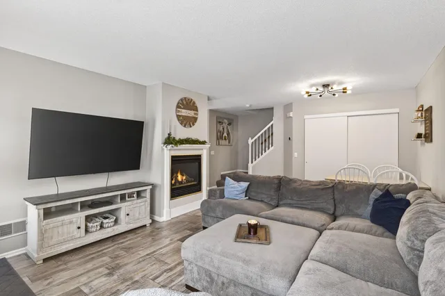 $279,900 | 1724 Weston Lane, Shakopee, MN 55379