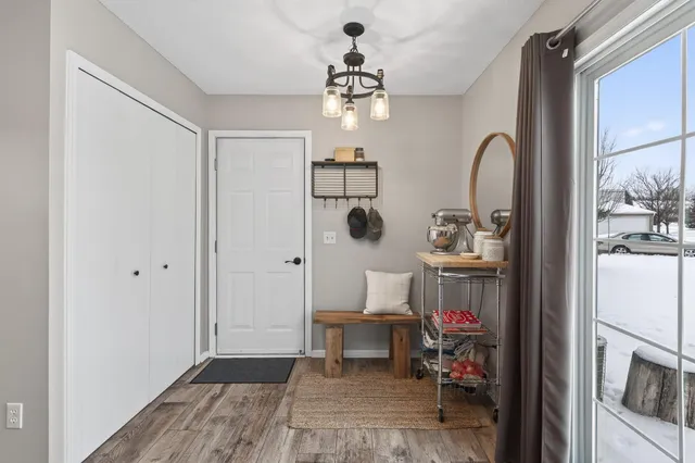 $279,900 | 1724 Weston Lane, Shakopee, MN 55379