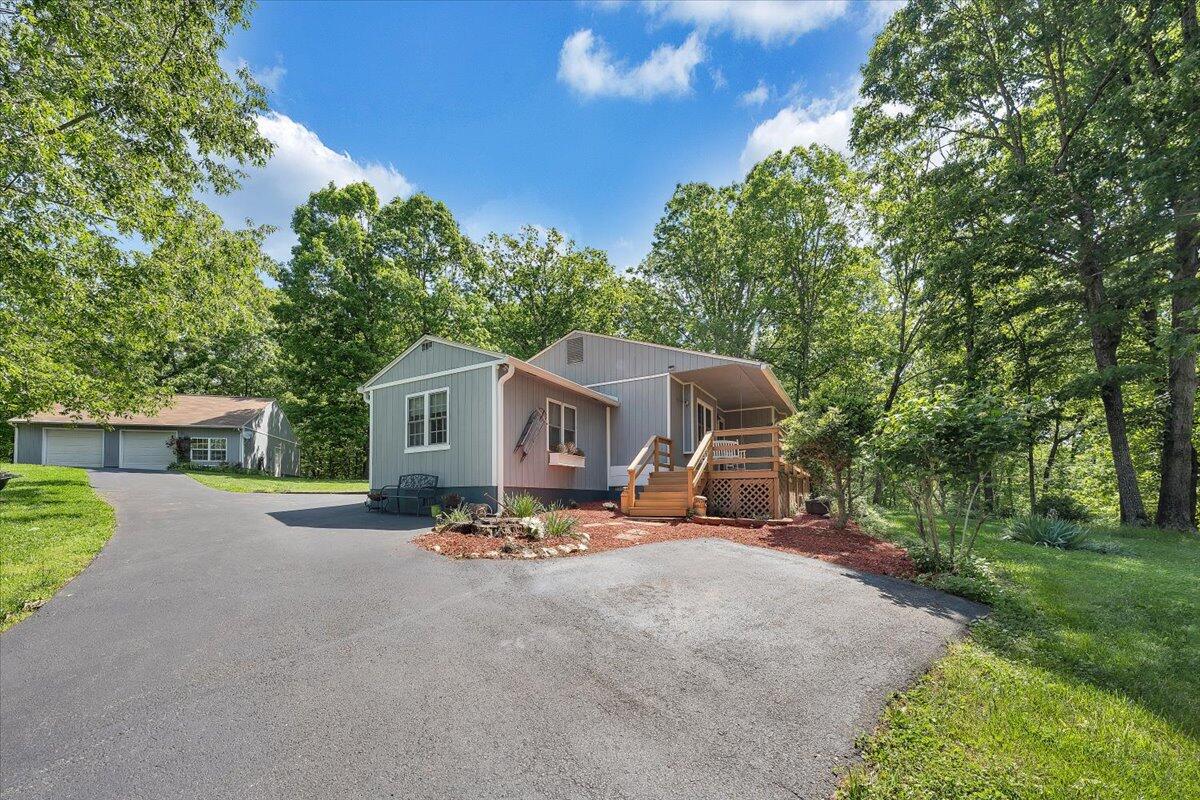 101 Gap Bridge Road Moneta, VA 24121 - Photo 37 of 52 65-MIB01755