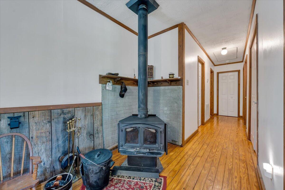 101 Gap Bridge Road Moneta, VA 24121 - Photo 9 of 52 24-MIB01689