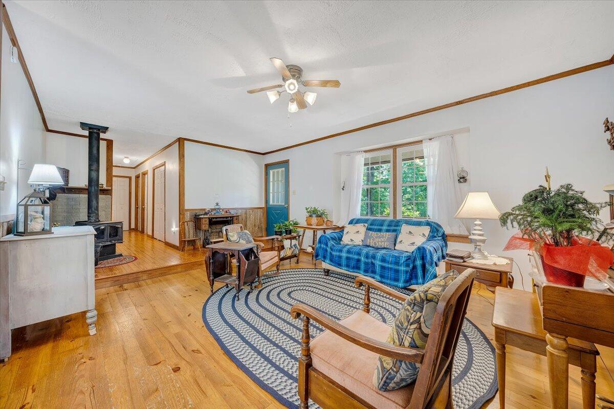 101 Gap Bridge Road Moneta, VA 24121 - Photo 10 of 52 25-MIB01698