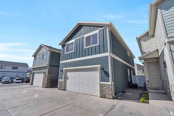 $489,900 | 8703 North Riviera Alley, Eagle Mountain, UT 84005