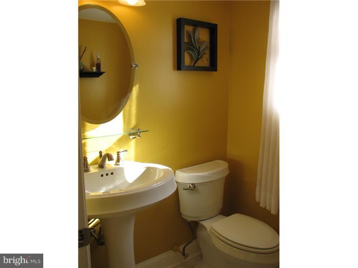 2537 Valley View Road Bensalem, PA 19020 - Photo 15 of 16 Gallery Image 15