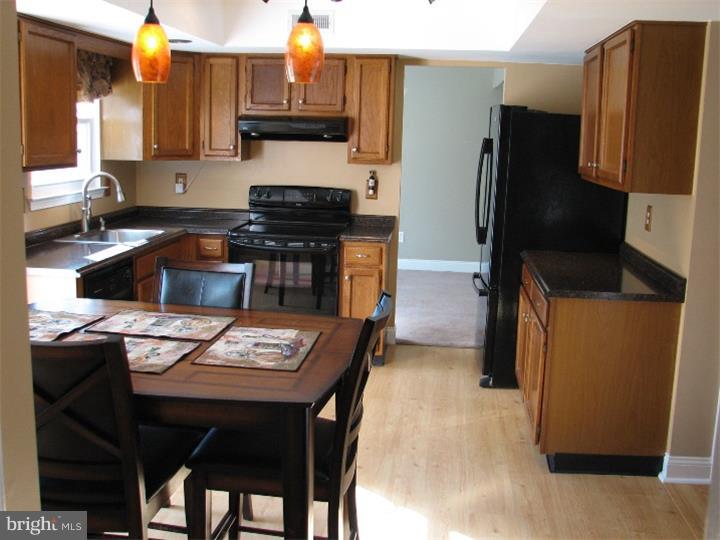 2537 Valley View Road Bensalem, PA 19020 - Photo 6 of 16 Gallery Image 6
