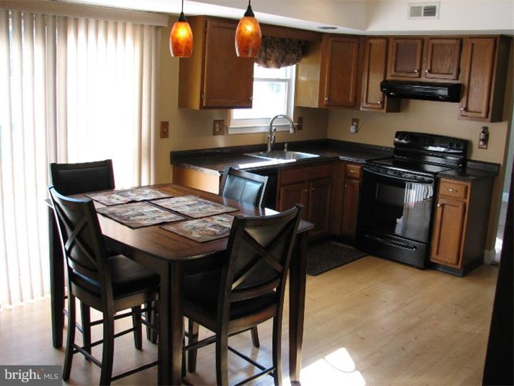 2537 Valley View Road Bensalem, PA 19020 - Photo 7 of 16 Gallery Image 7