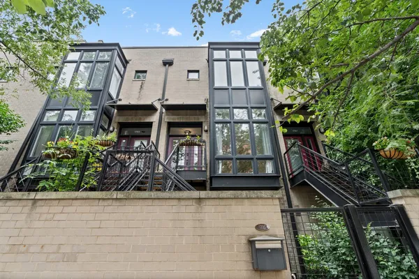 $824,900 | 1705 West Diversey Parkway, Chicago, IL 60614
