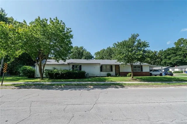 $78,600 | 2409 West 1st Street, Coffeyville, KS 67337