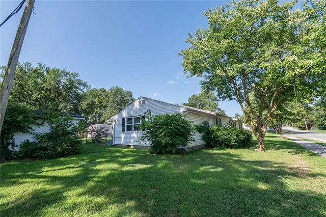 $78,600 | 2409 West 1st Street, Coffeyville, KS 67337