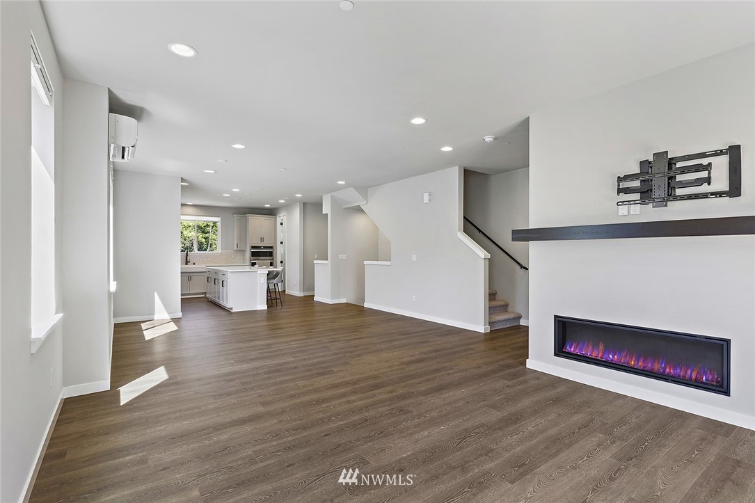 612 237th Street Southeast, Unit G Bothell, WA 98021 - Photo 12 of 34