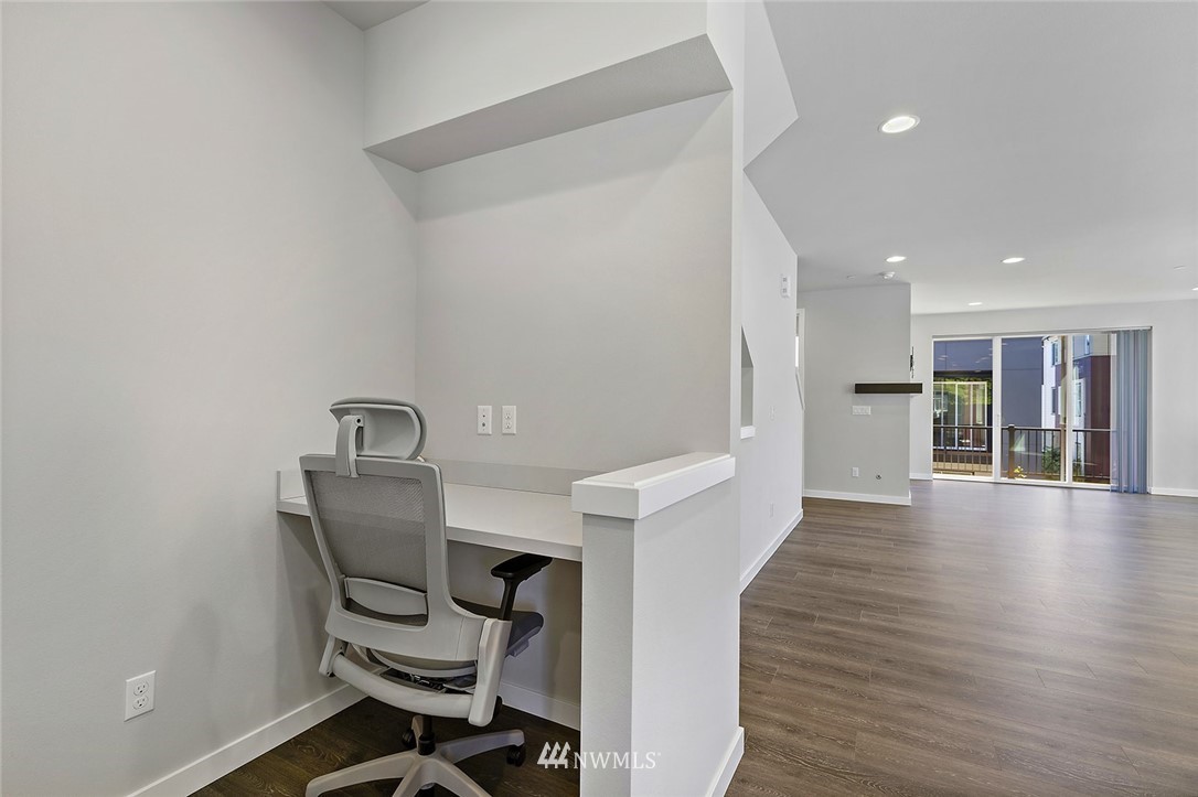 612 237th Street Southeast, Unit G Bothell, WA 98021 - Photo 18 of 34