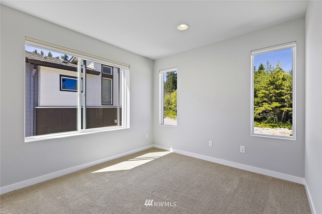 612 237th Street Southeast, Unit G Bothell, WA 98021 - Photo 25 of 34