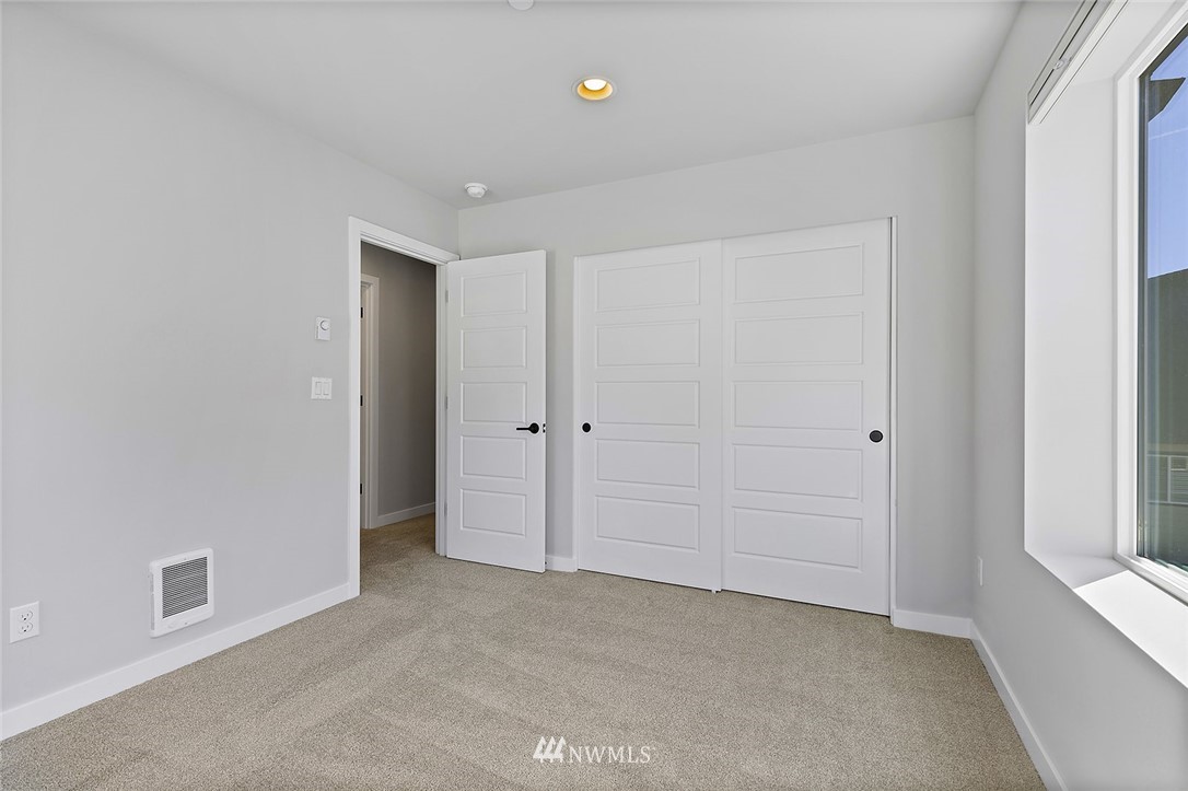 612 237th Street Southeast, Unit G Bothell, WA 98021 - Photo 26 of 34