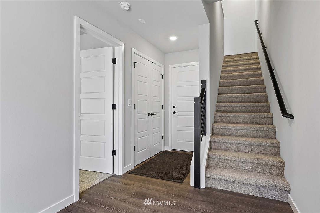 612 237th Street Southeast, Unit G Bothell, WA 98021 - Photo 4 of 34