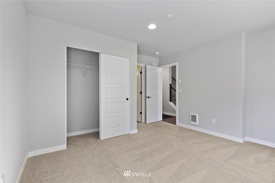 612 237th Street Southeast, Unit G Bothell, WA 98021 - Photo 7 of 34