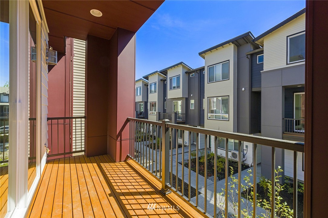 612 237th Street Southeast, Unit G Bothell, WA 98021 - Photo 10 of 34