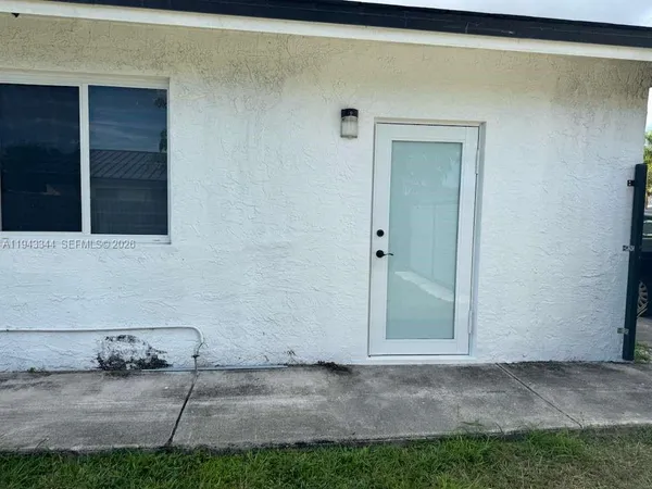 $1,495 | 12970 Southwest 187th Street, Unit EFFICIENCY, Miami, FL 33177