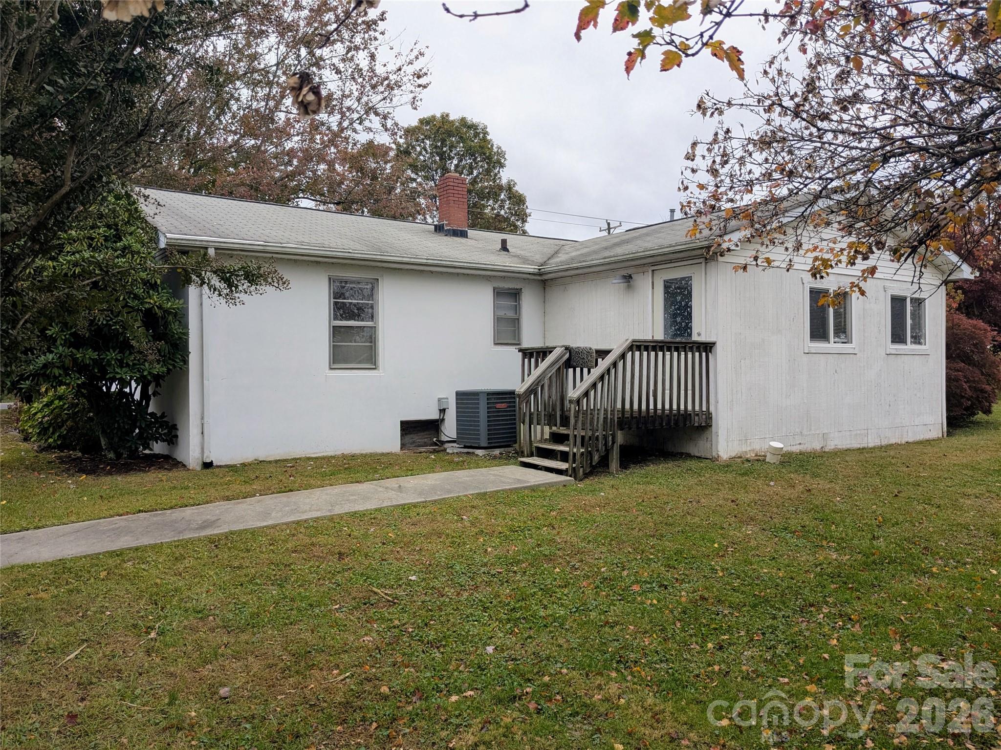 520 Dana Road Hendersonville, NC 28792 - Photo 3 of 5