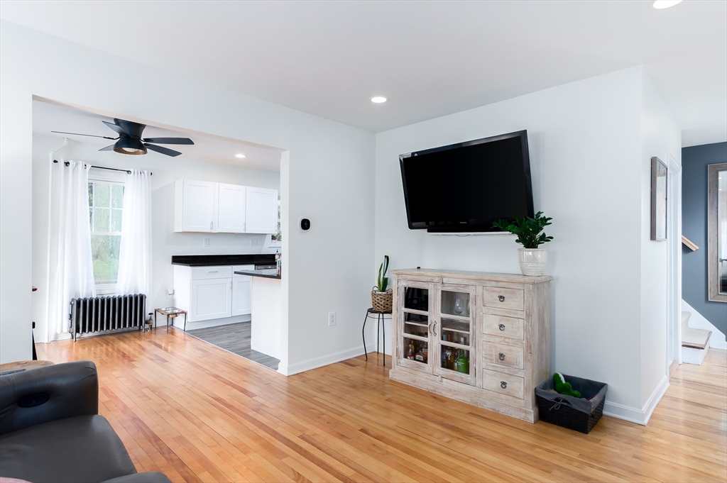 162 King Philip Road Worcester, MA 01606 - Photo 9 of 26 a living room with furniture and a flat screen tv