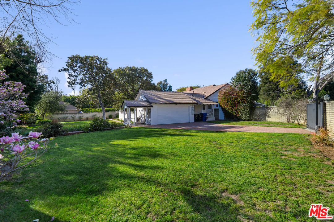 109 Homewood Road Los Angeles, CA 90049 - Photo 25 of 30
