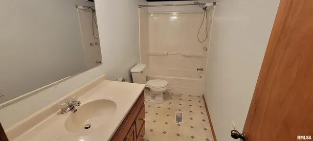 $52,000 | 1535 Maureen Drive, Marion, IL 62959