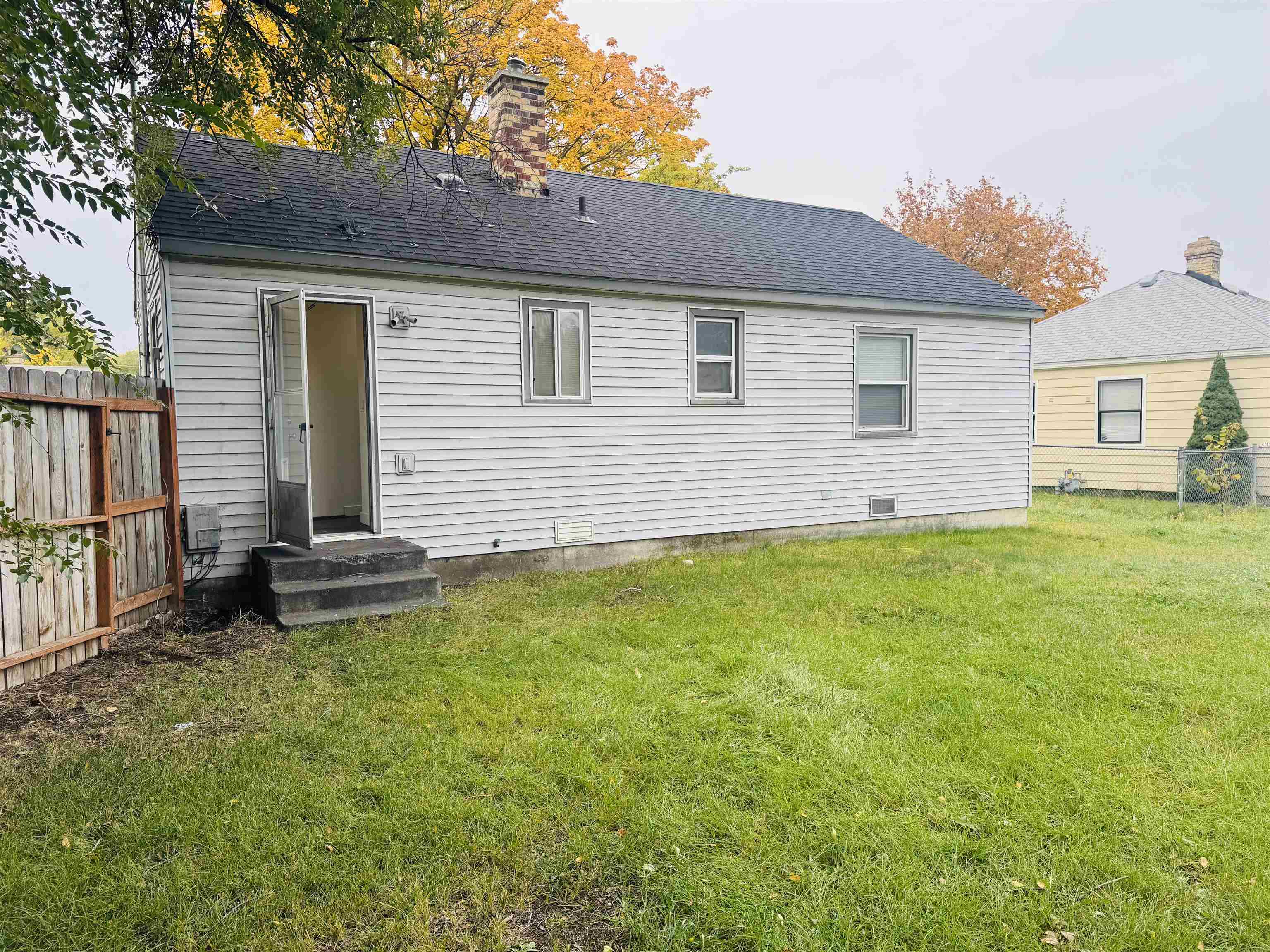 305 East Graves Road Spokane, WA 99218 - Photo 13 of 14