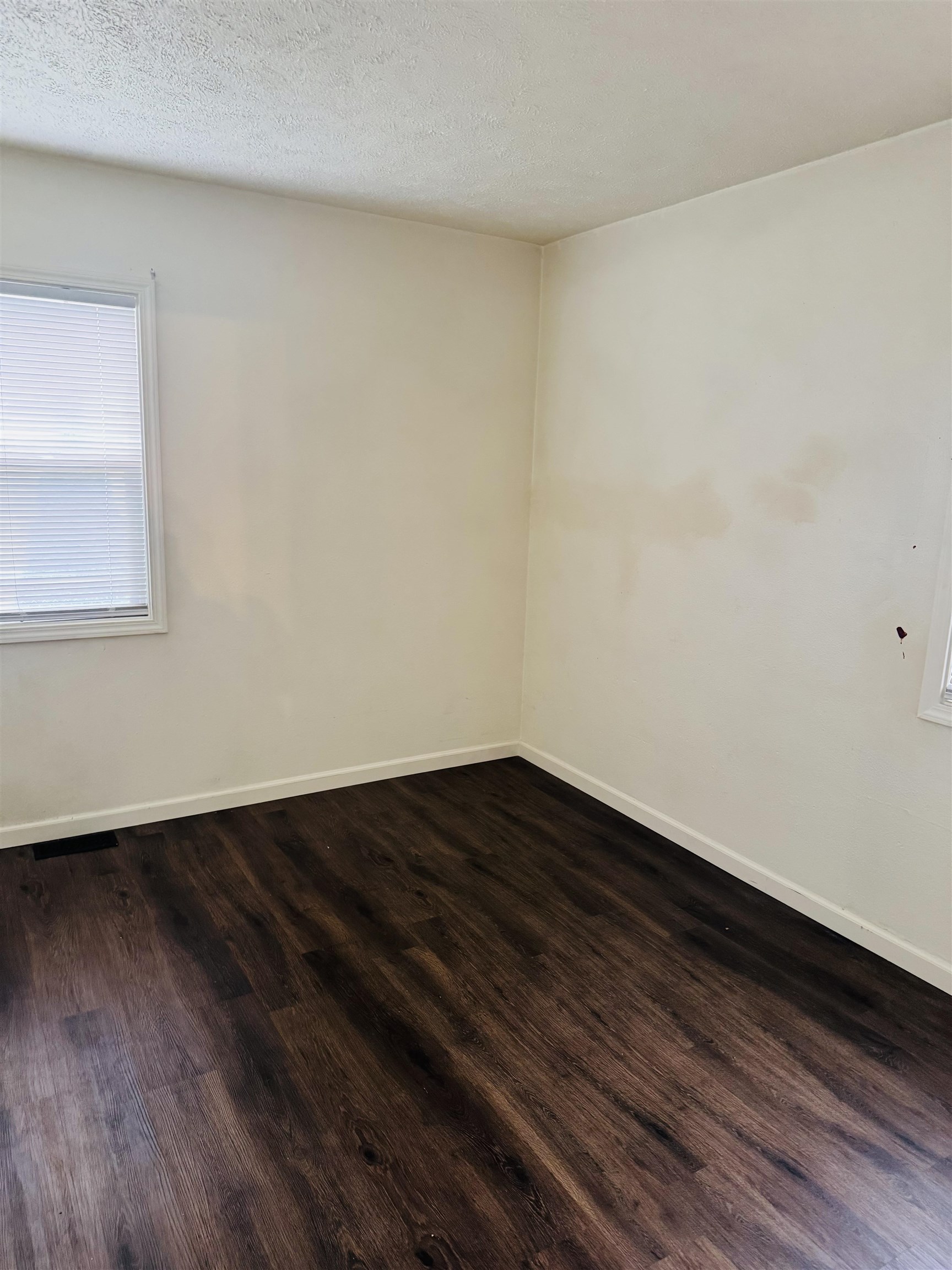 305 East Graves Road Spokane, WA 99218 - Photo 9 of 14
