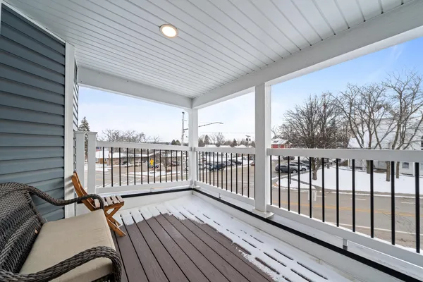 $1,750 | 80 West Geneva Street, Unit 2, Williams Bay, WI 53191