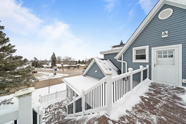 $1,750 | 80 West Geneva Street, Unit 2, Williams Bay, WI 53191