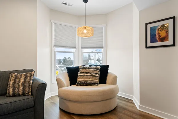 $1,750 | 80 West Geneva Street, Unit 2, Williams Bay, WI 53191