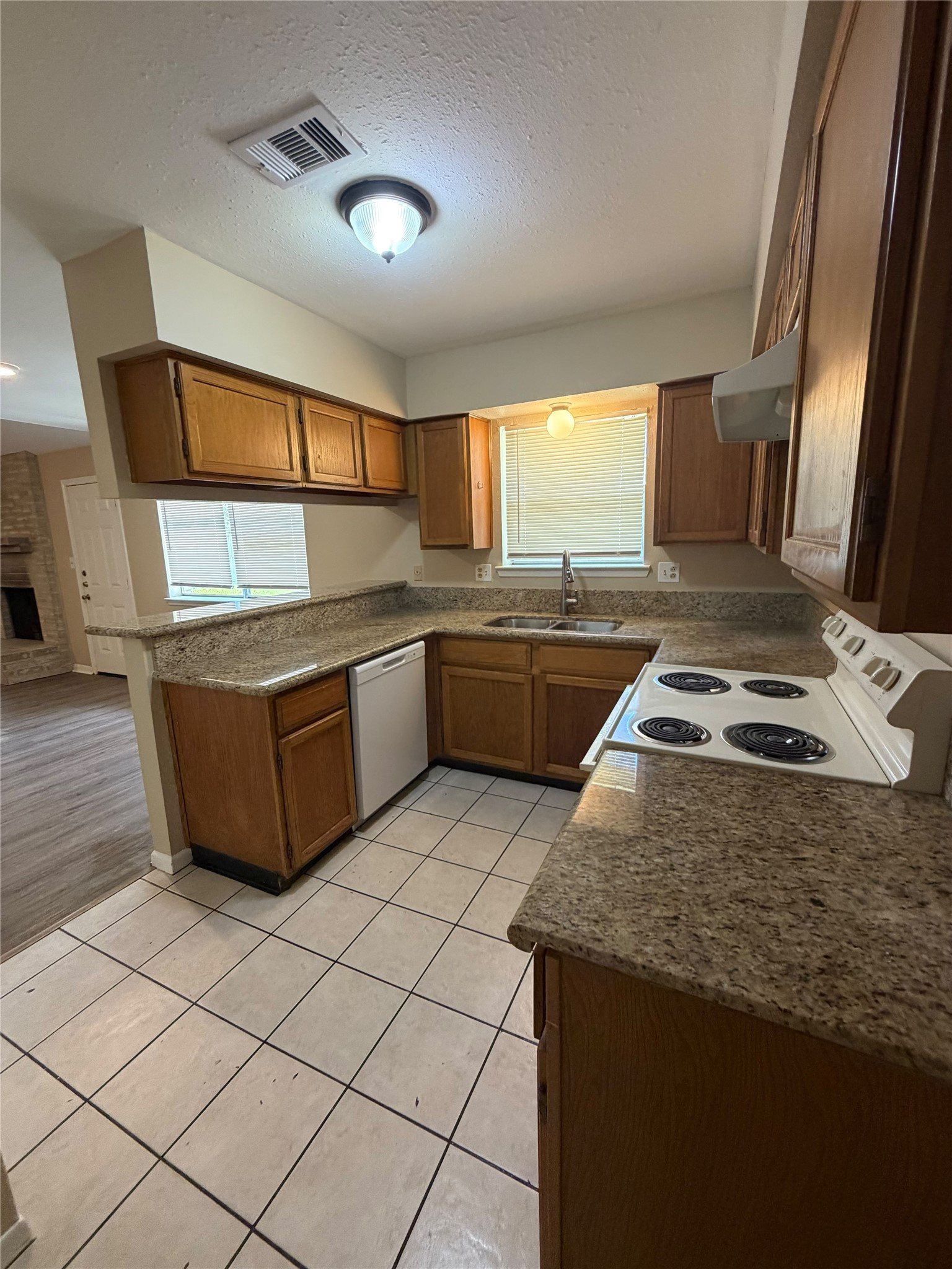 2015 Trailing Vine Road Spring, TX 77373 - Photo 10 of 28 Gallery Image 10