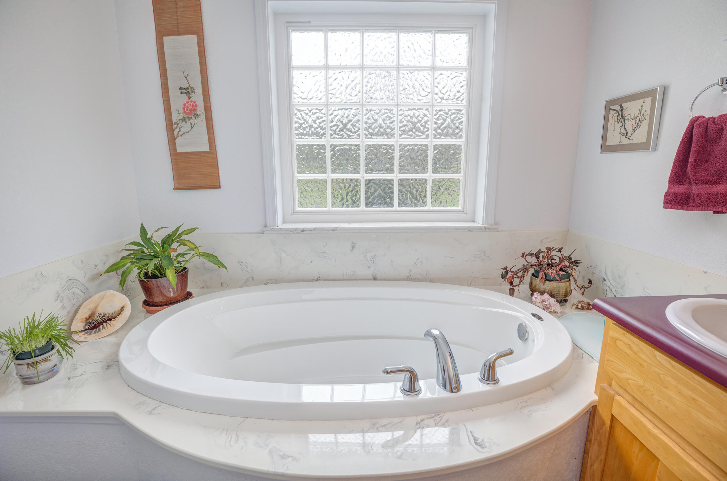 1570 Dick George Road Cave Junction, OR 97523 - Photo 22 of 41 Soaking Tub