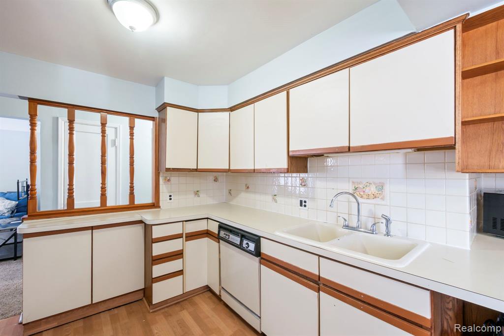 7739 Rosedale Boulevard Allen Park, MI 48101 - Photo 9 of 28