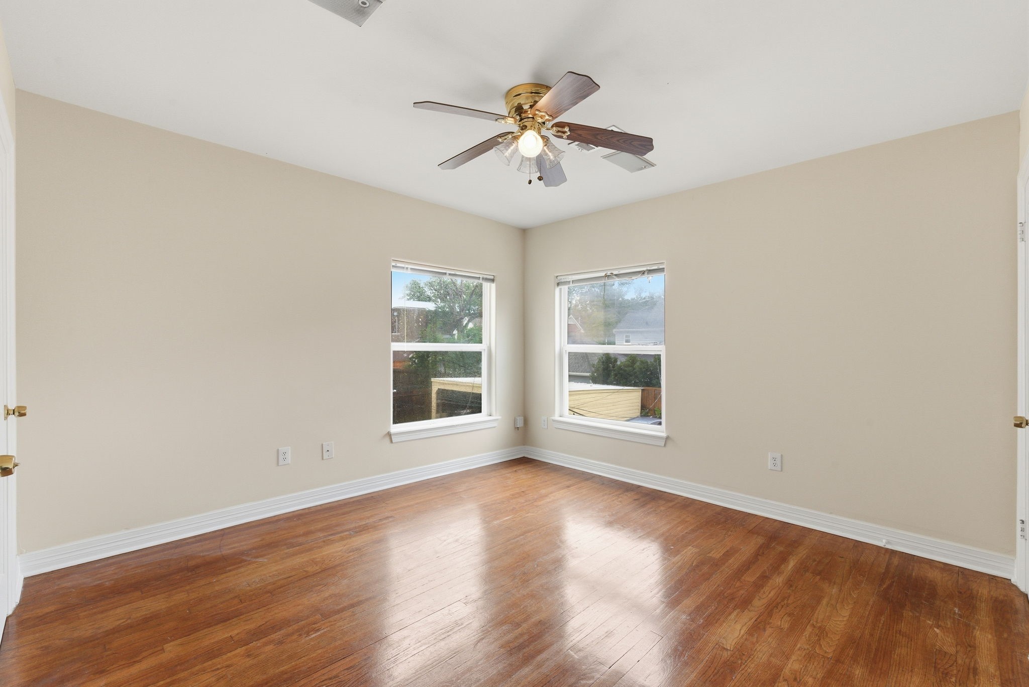 2513 Shakespeare Street, Unit 3 Houston, TX 77030 - Photo 19 of 29 Dining Room