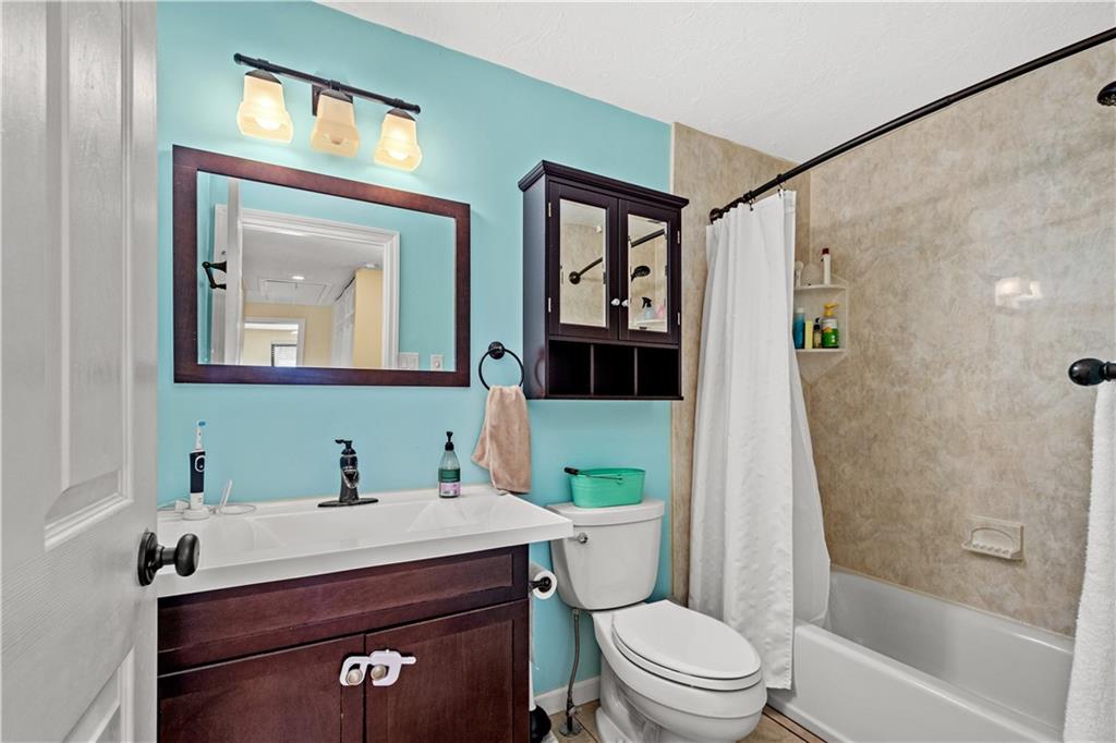 345 Ridge Point Circle Bridgeville, PA 15017 - Photo 16 of 25 Gallery Image 16