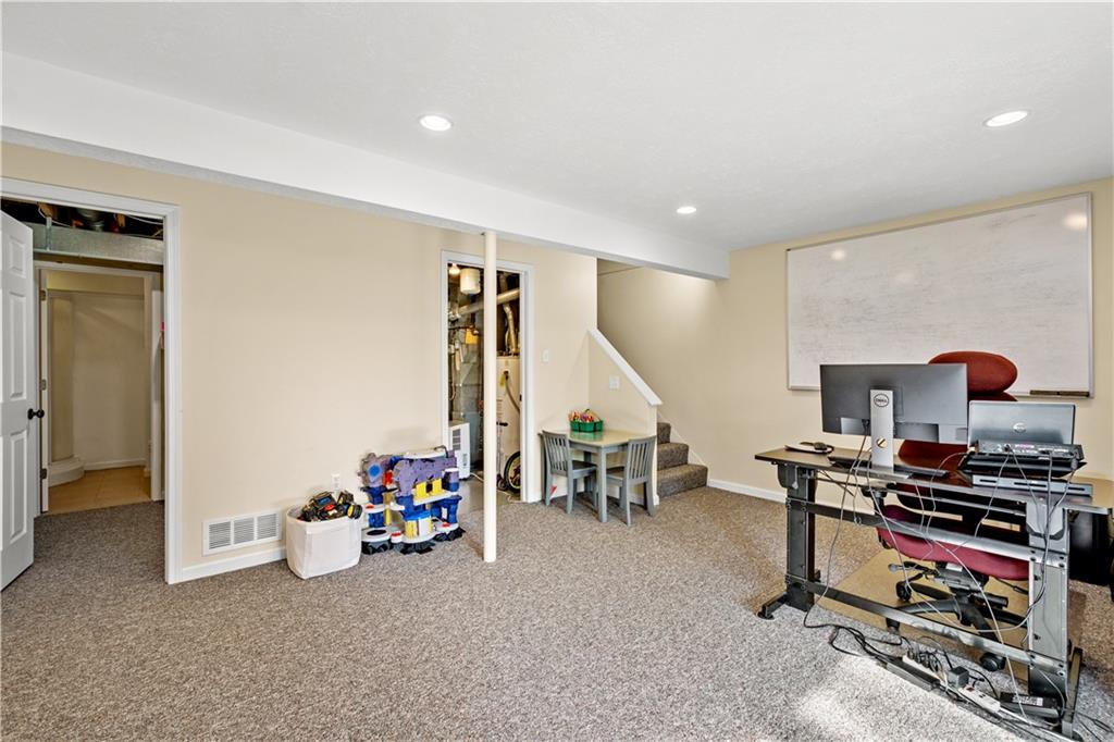 345 Ridge Point Circle Bridgeville, PA 15017 - Photo 18 of 25 Gallery Image 18