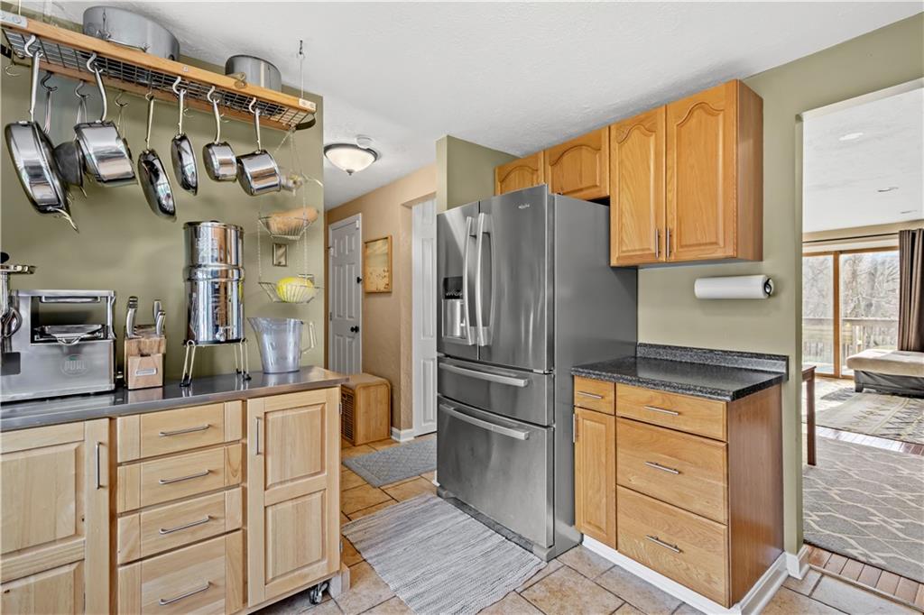 345 Ridge Point Circle Bridgeville, PA 15017 - Photo 3 of 25 Gallery Image 3