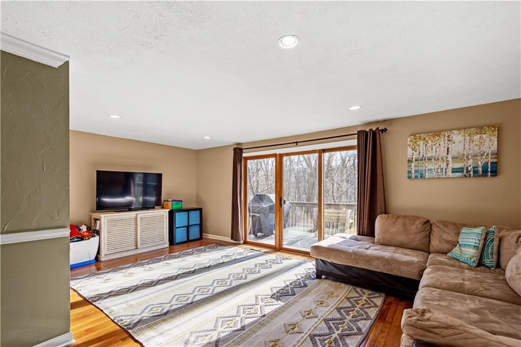 345 Ridge Point Circle Bridgeville, PA 15017 - Photo 7 of 25 Gallery Image 7