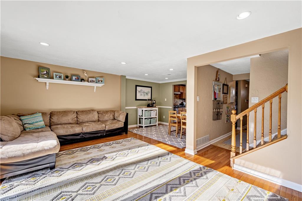 345 Ridge Point Circle Bridgeville, PA 15017 - Photo 8 of 25 Gallery Image 8