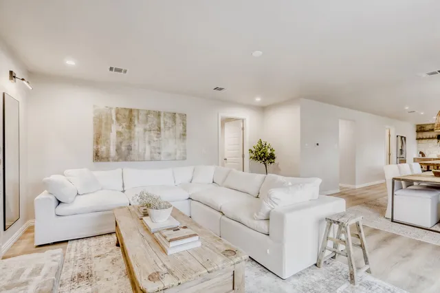 $810,000 | 13110 Broughton Way, Austin, TX 78727